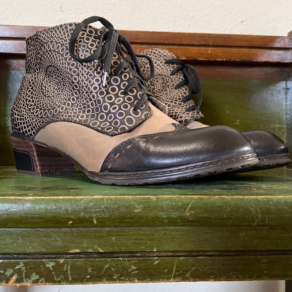 L’ARTISTE Shoes - SPRING STEP
L'ARTISTE- Granola BM 40- Genuine Leather